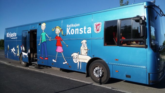 Kirjastoauto Kotikujan Konsta.