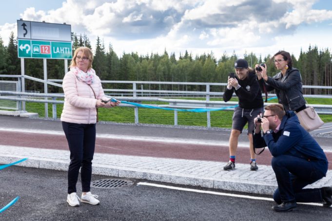 Lamminrahkan eritasoliittymän avajaiset, nauhan leikkaus