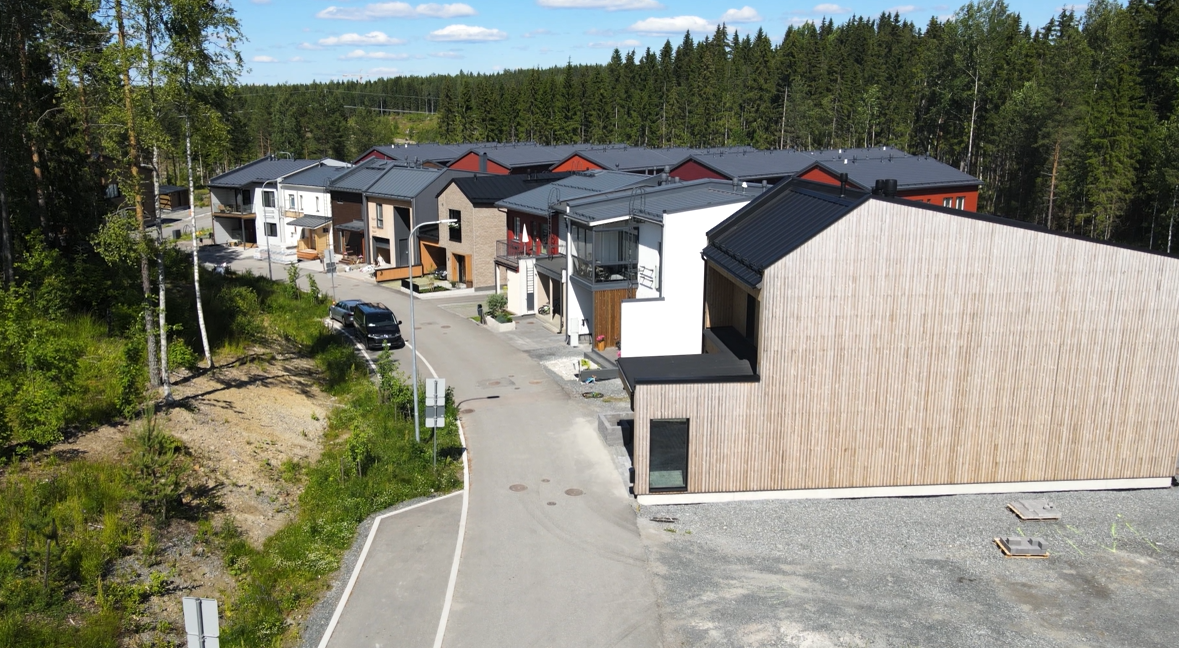 Kaupunkipientaloja Lamminrahkan Haltijankaarella