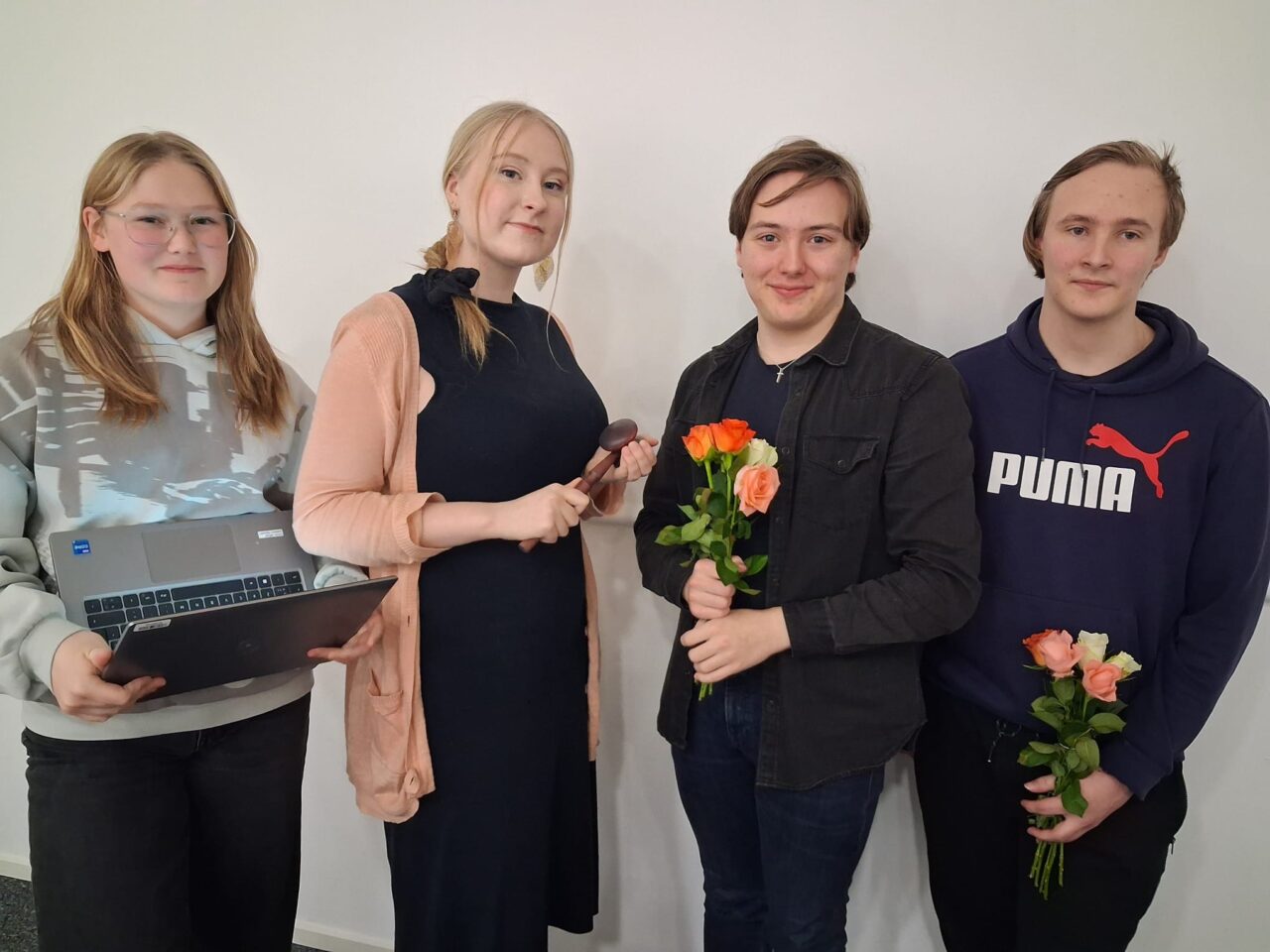 Kuvassa vasemmalta lähtien Lilja Murtolahti sihteeri 2026, Sonja Toivonen puheenjohtaja 2026, Alvar Malkavaara pj 2025, Leevi Kokkonen sihteeri 2025.